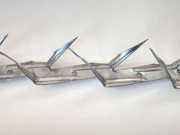 Shark Tooth Spike
